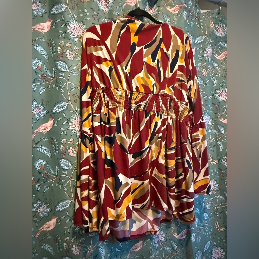 Colorful Abstract Print Top - Picture 5 of 5